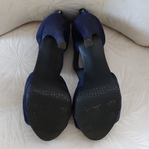 Shoes - Picture 2 of 2